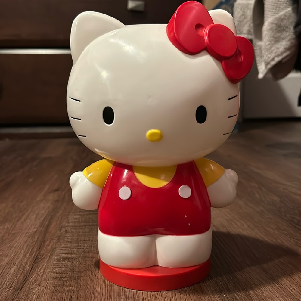 Hello kitty piggy bank Vintage 2008